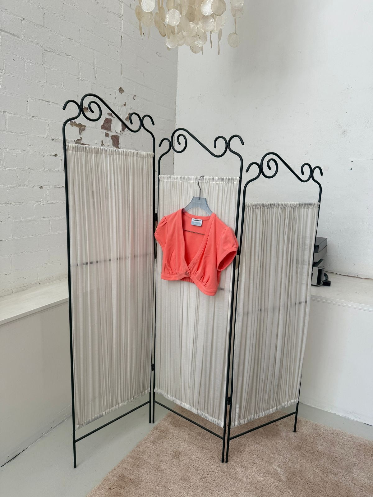 MODE MISCHIEF CORAL MIMI CROPPED TOP
